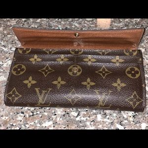 Louis Vuitton large wallet in monogram- authentic